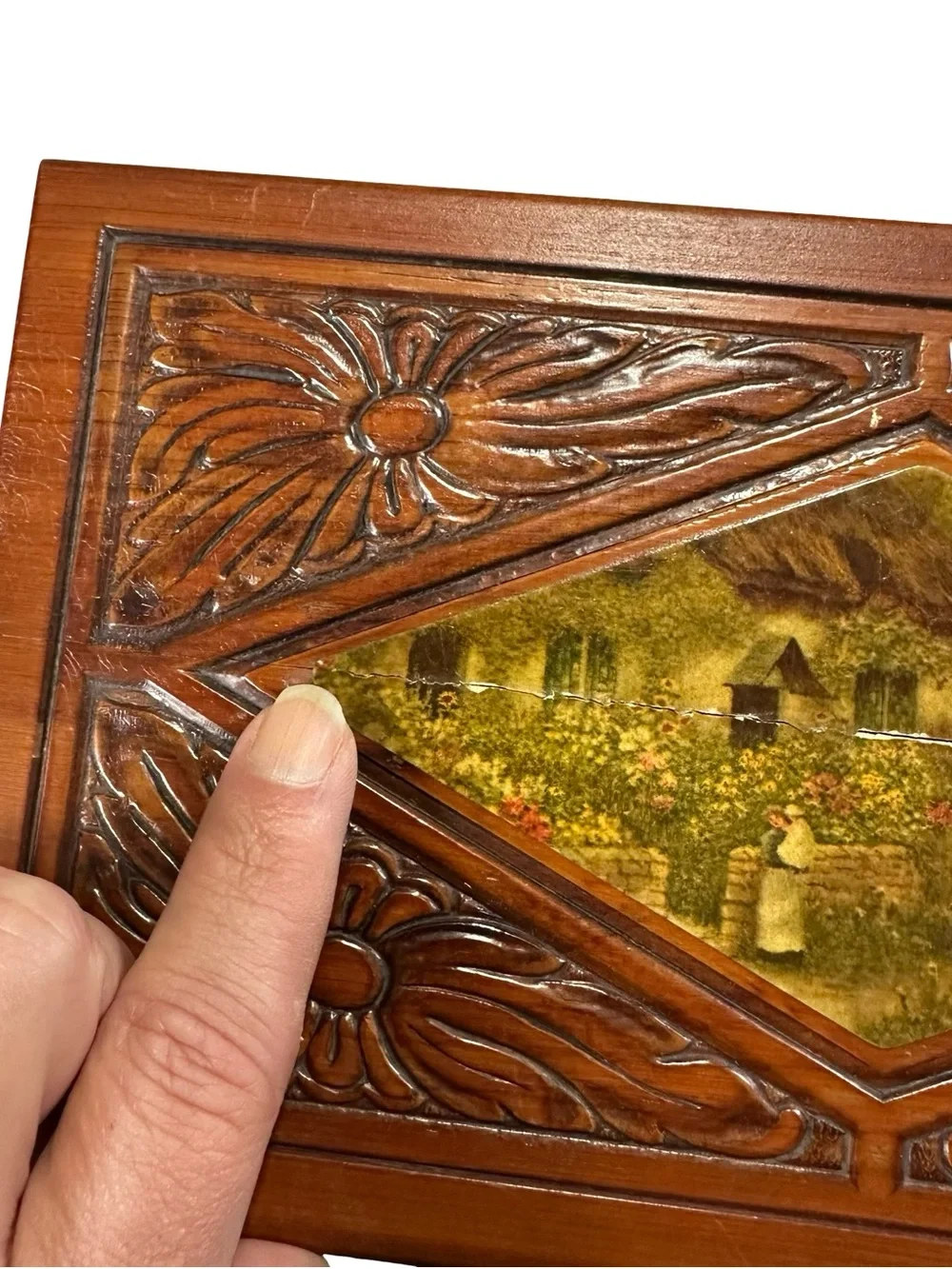 Vtg Carved Wood Trinket Keepsake Box Diamond Cottage Lithograph Inset Flaw Folk
